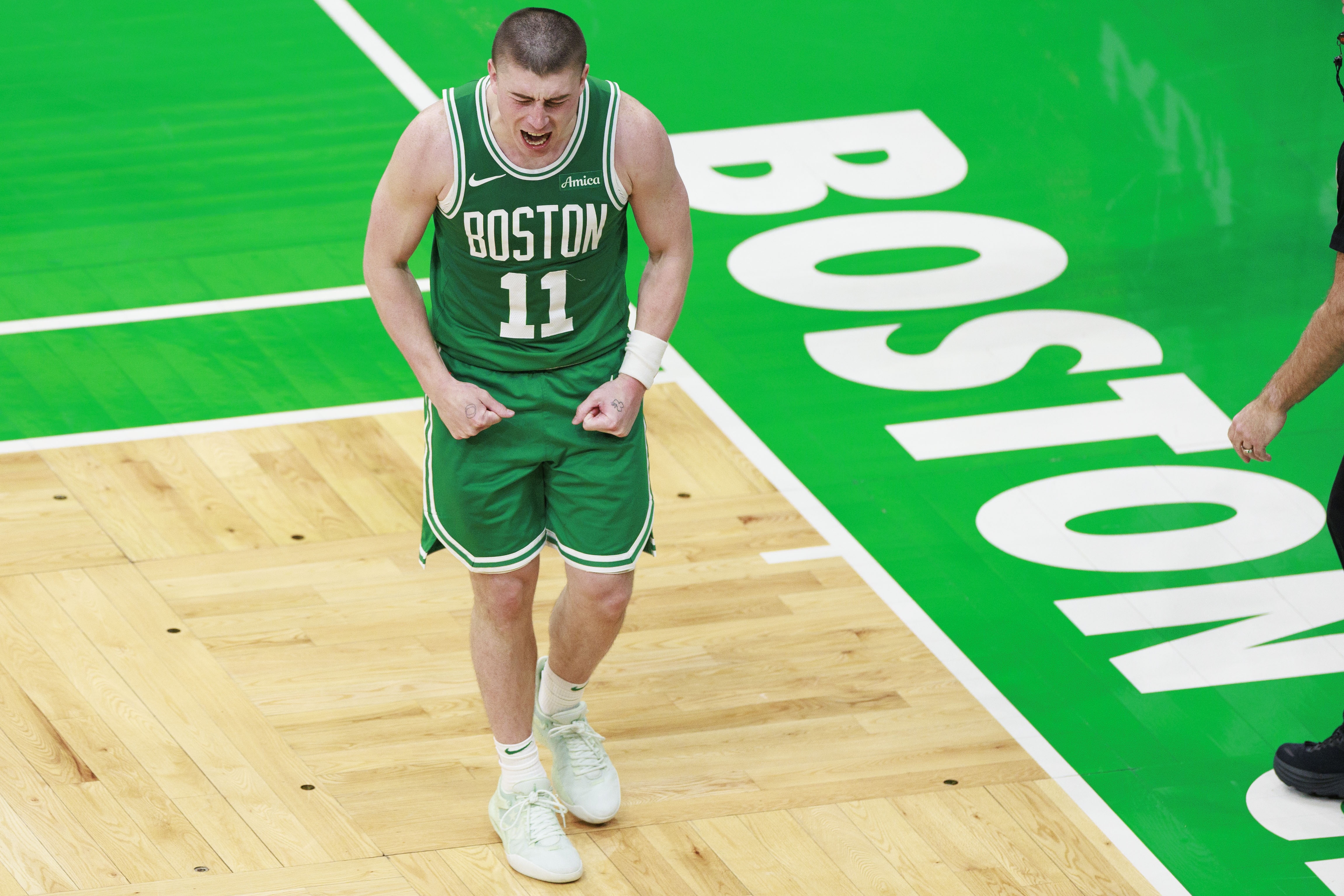 美媒透露普理查德新赛季或首发 西蒙斯将改打替补