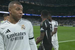 咪咕体育直播-点球被取消，中场哨响后姆巴佩找裁判理论