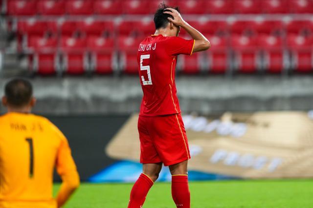 咪咕体育直播-【东亚杯】朱辰杰乌龙全场1射正 中国男足0比3韩国