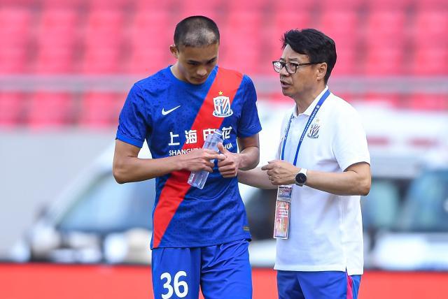 咪咕体育直播-吴金贵连续2场神奇换人抢4分 23岁新星替补造3球